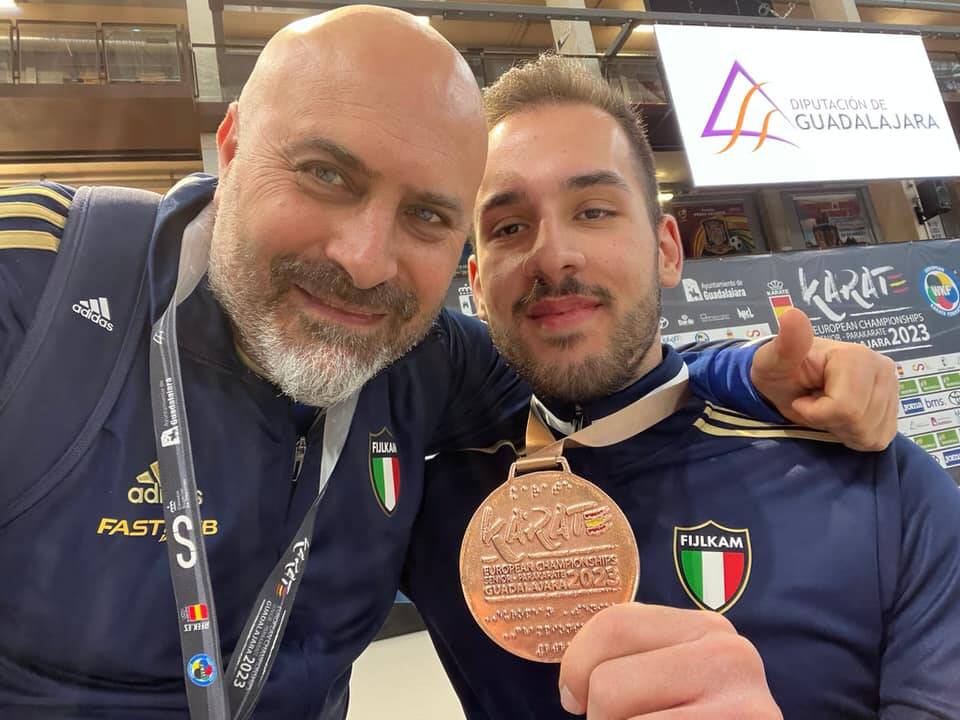 Valerio Di Cocco medaglia di bronzo specialità wheelchair con il Maestro Luca Nicosanti