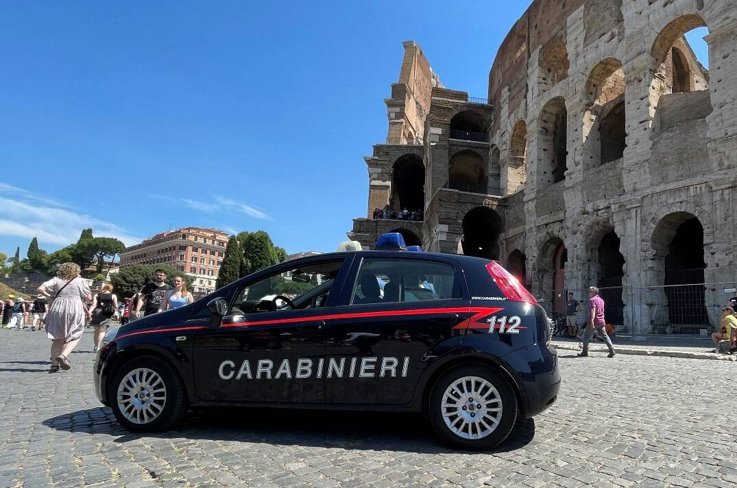 Carabinieri Roma Colosseo 3