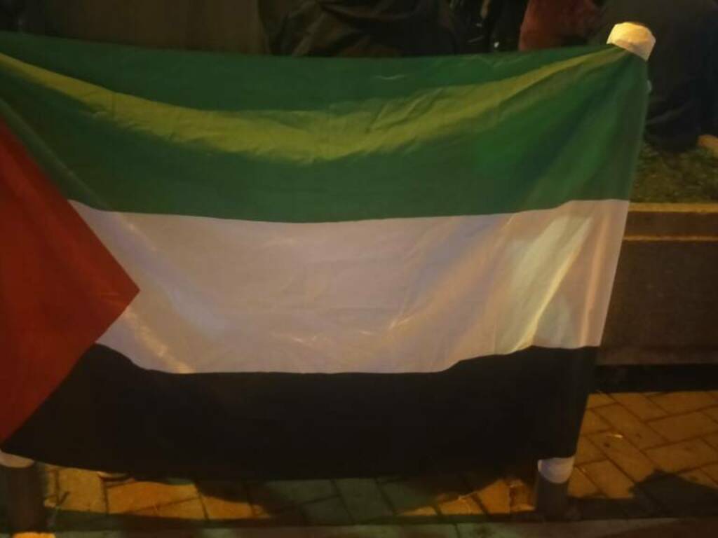 Bandiera Palestina Piazza della Pace Ciampino 15 Nov 2023