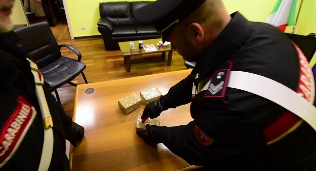 carabinieri arresti droga