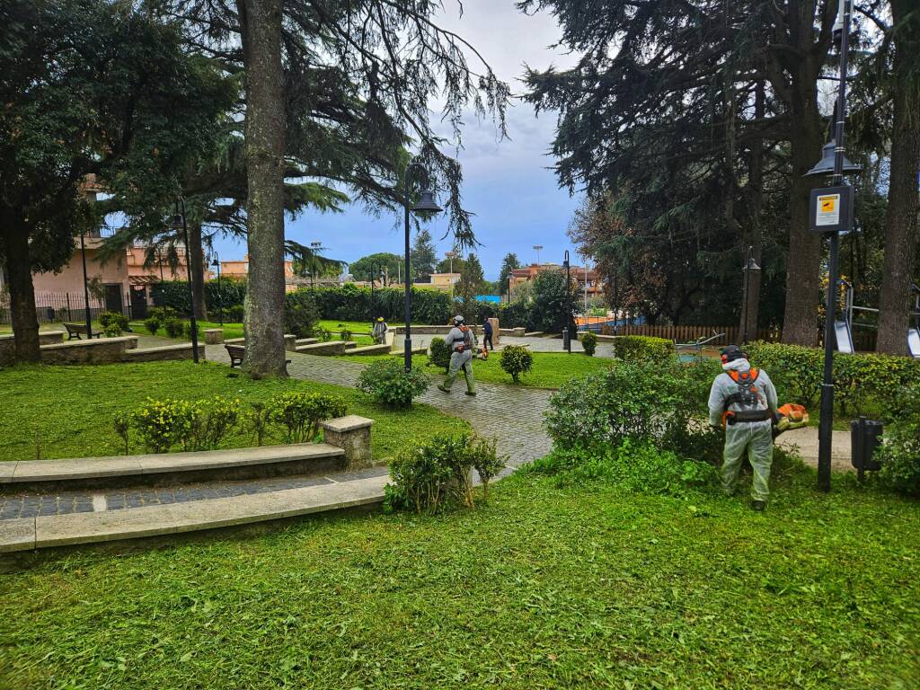 Genzano, gli interventi in corso in parchi e giardini pubblici (FOTO)